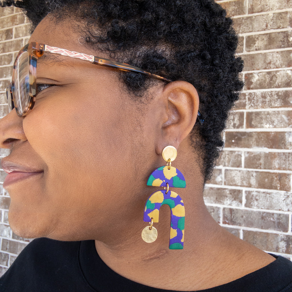 stunning statements clay mardi gras dangle lightweight statement glitter shiny purple green gold earrings